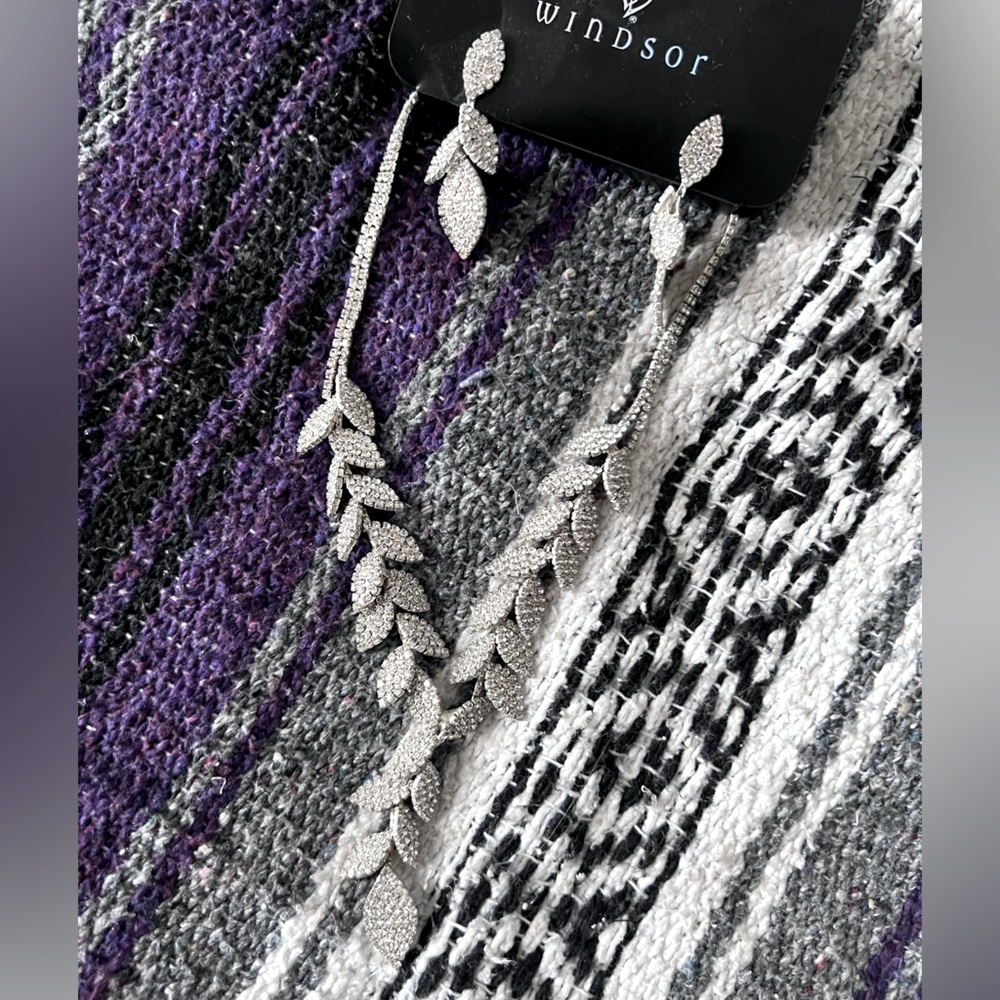 NWT Windsor Earrings and Necklace Set